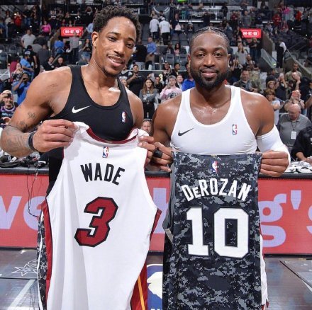 两大体育联 两大体育联