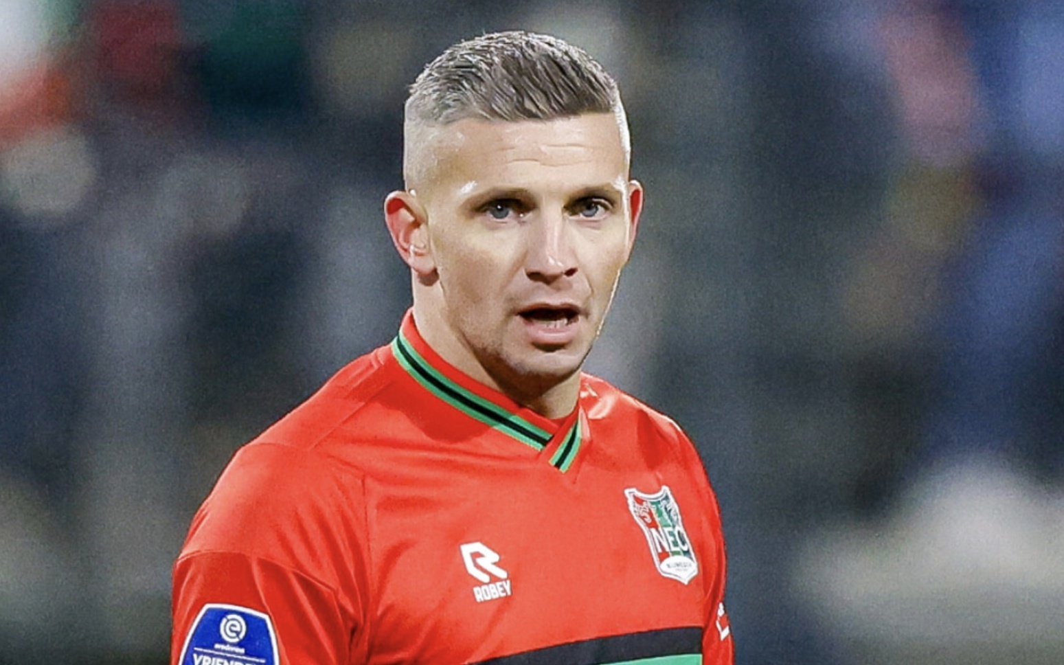 事呈现给全 事呈现给全